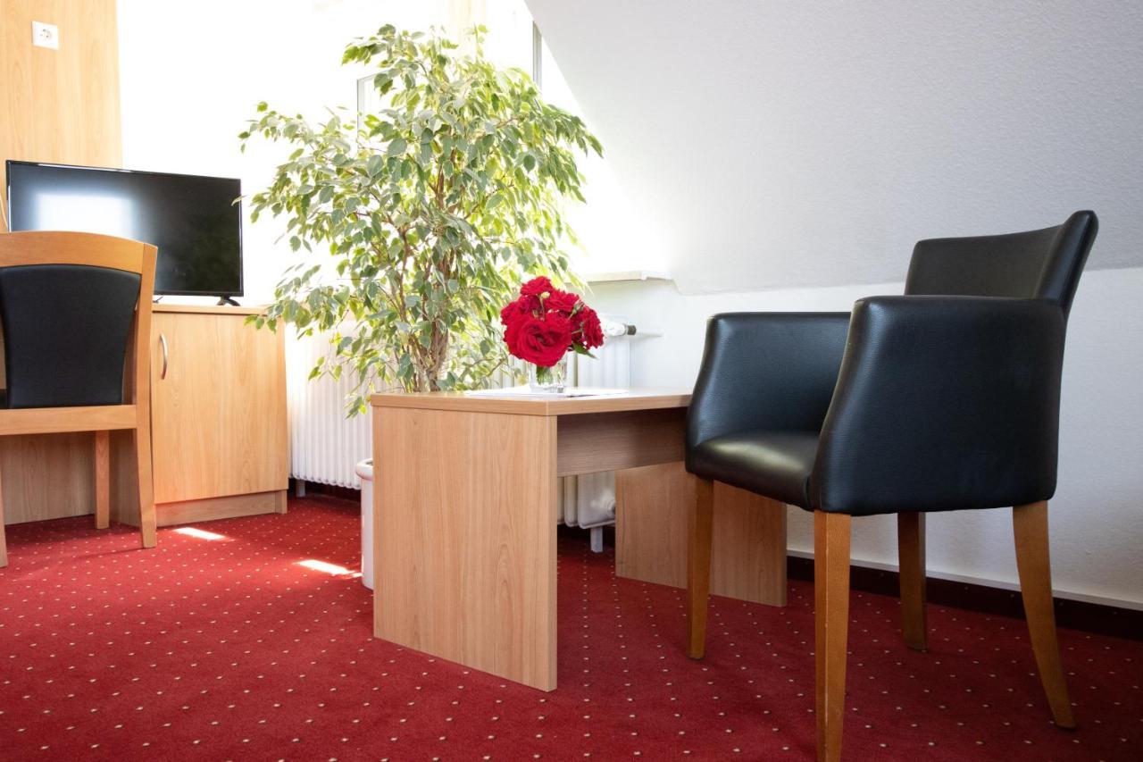 Pension Krone Schwäbisch Gmünd 外观 照片